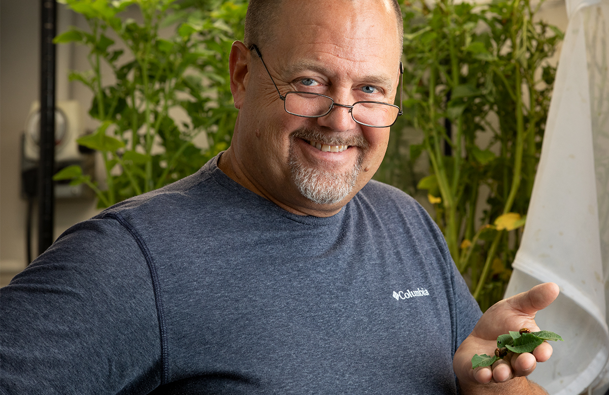 Russ Groves and Shawn Steffan feature in latest issue of CALS Grow Magazine